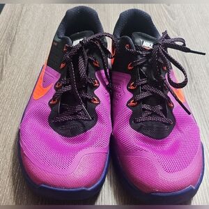 NIKE Metcon 2 Hyper Volt/ vibrant purple/ black/white size 8 Mens